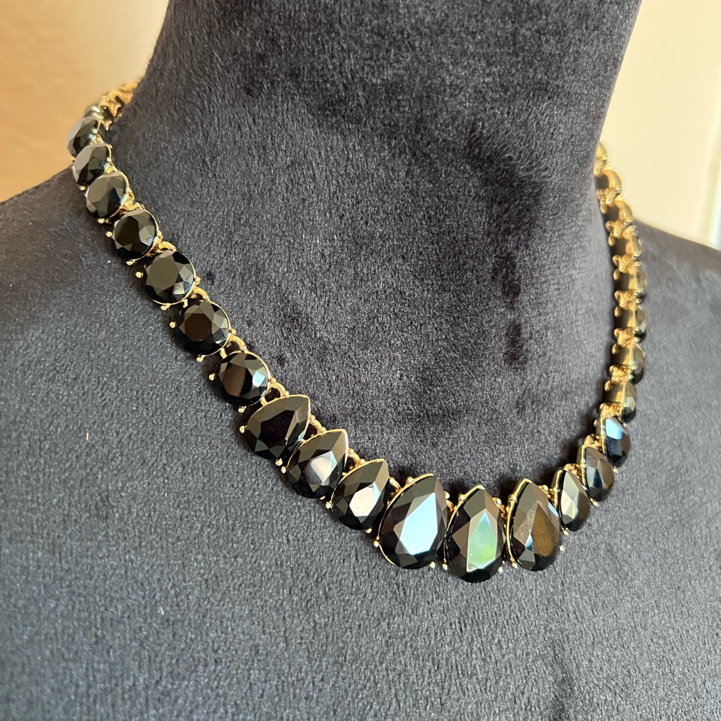 Charter Club Black Gold Costume Jewelry Necklace 12$